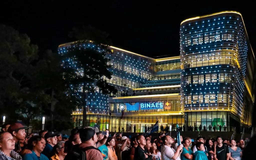 Bukele's Futuristic BINAES Library Blends Books, Bitcoin, And Family Play In Revitalized Capital