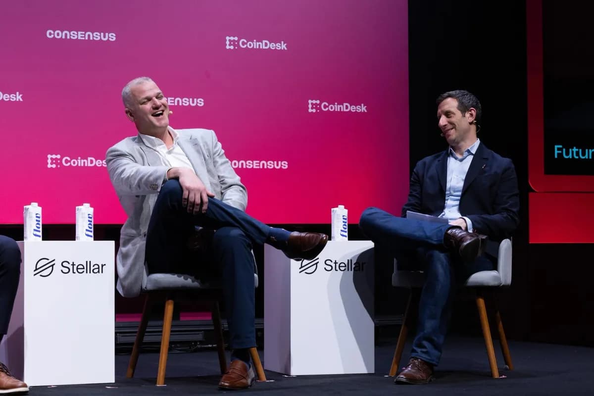 Galaxy Wins NY BitLicense, Revolut Launches Dogecoin Card as Regulated Crypto Expands