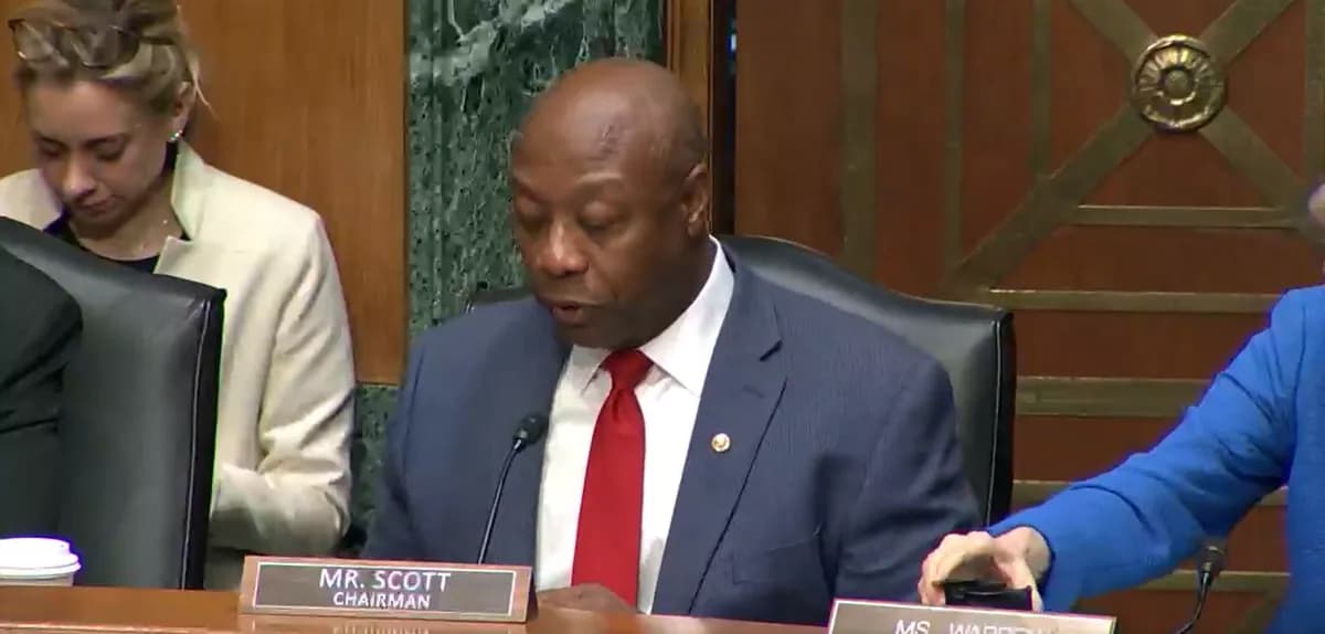 Senate Crypto Bill Slips to August, KuCoin Launches Mastercard USDC Card, Forsage Defendant Extradited