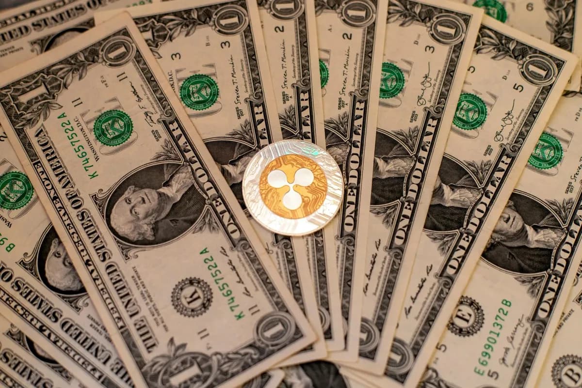 XRP and Solana funds attract inflows as bitcoin outflows hit nearly $1 billion