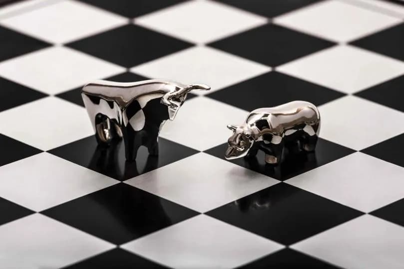 Bitcoin Drops Below $71K as Strategy Sale Sparks $79M Polymarket Battle