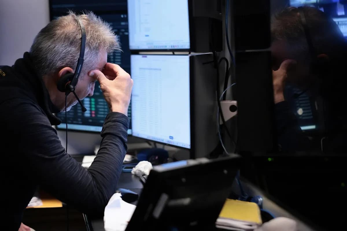 Bitcoin isn't crashing because of Saylor, it's losing the momentum trade