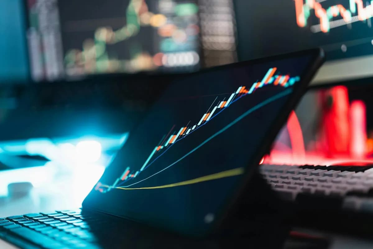 Bitcoin near $60,000 today vs February: ETF flows tell a different story