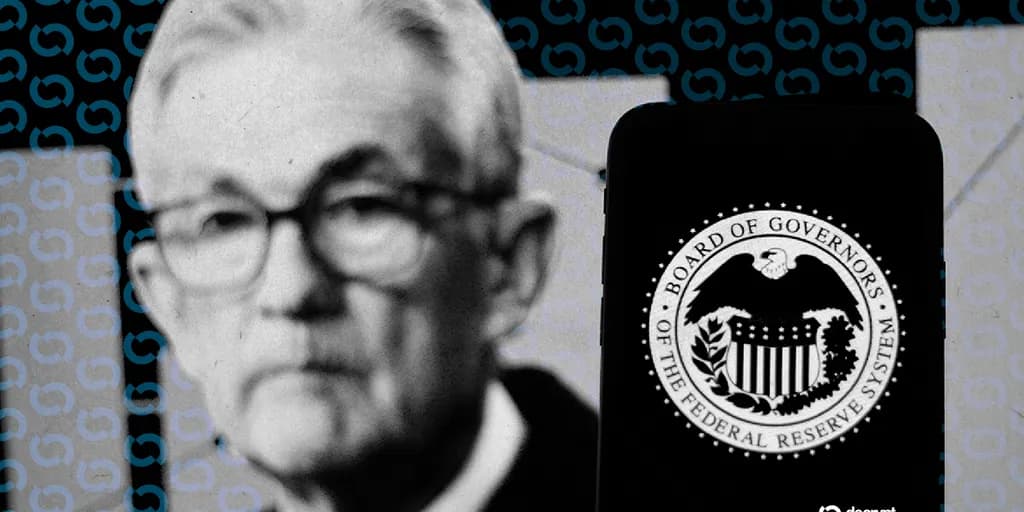 Jerome Powell Supports Fed's New Stablecoin Policies—But Chair Kevin Warsh Abstains