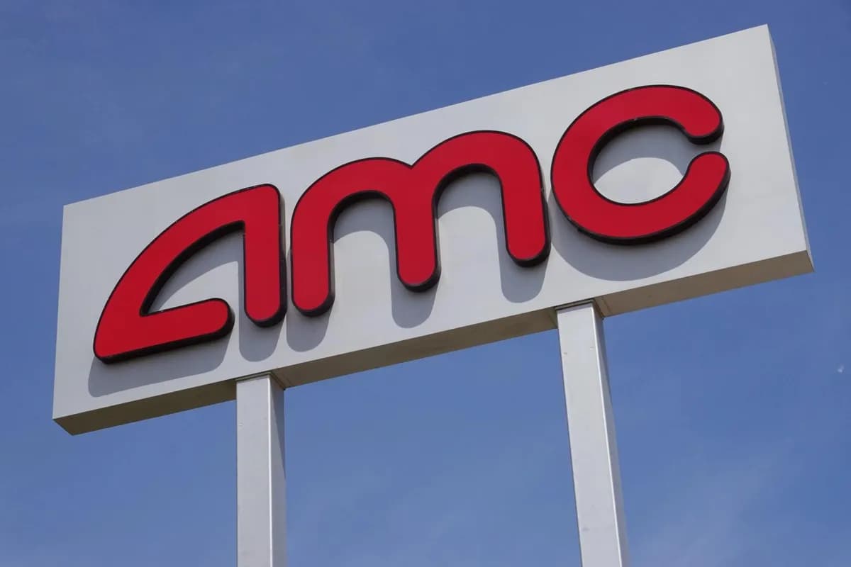 AMC CEO blasts Robinhood stock tokens, putting synthetic shares in spotlight